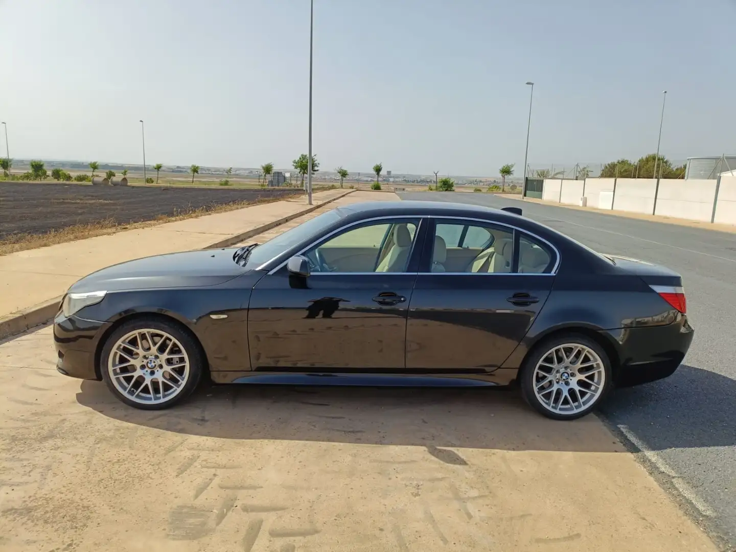 BMW 525 525i Negro - 2