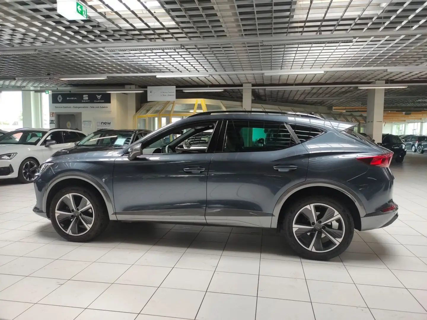 CUPRA Formentor 1.5 TSI Klima Navi Panoramadach Sitzheizung Grau - 2
