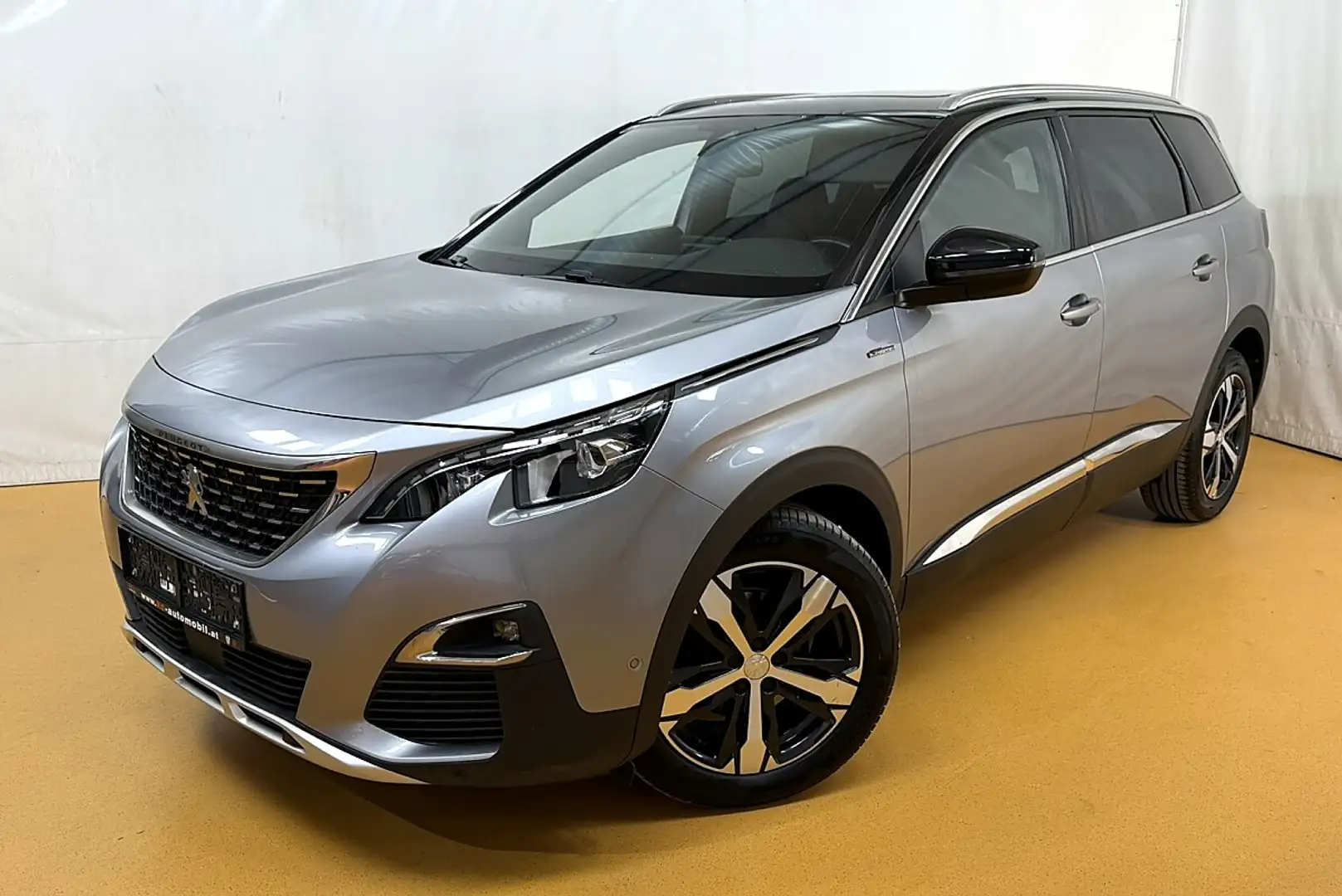 Peugeot 5008 1,5 BlueHDI 130 S&S EAT8 GT-Line Aut. 7Sitzer Grau - 1