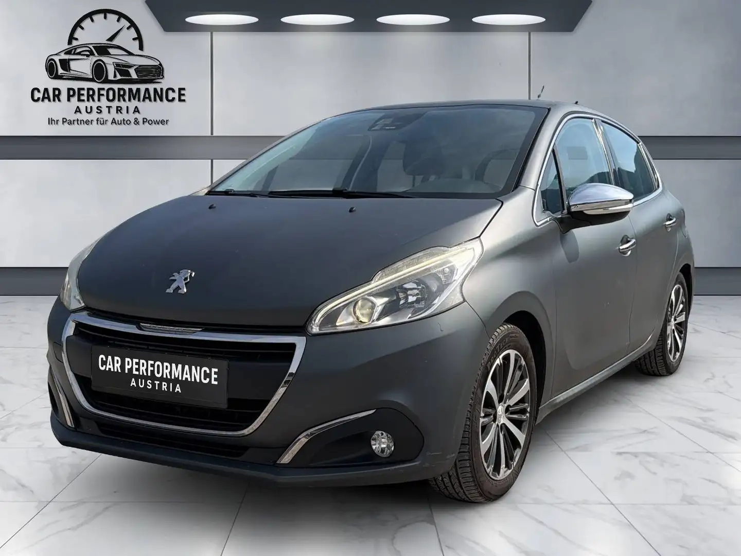 Peugeot 208 Active Grau - 1