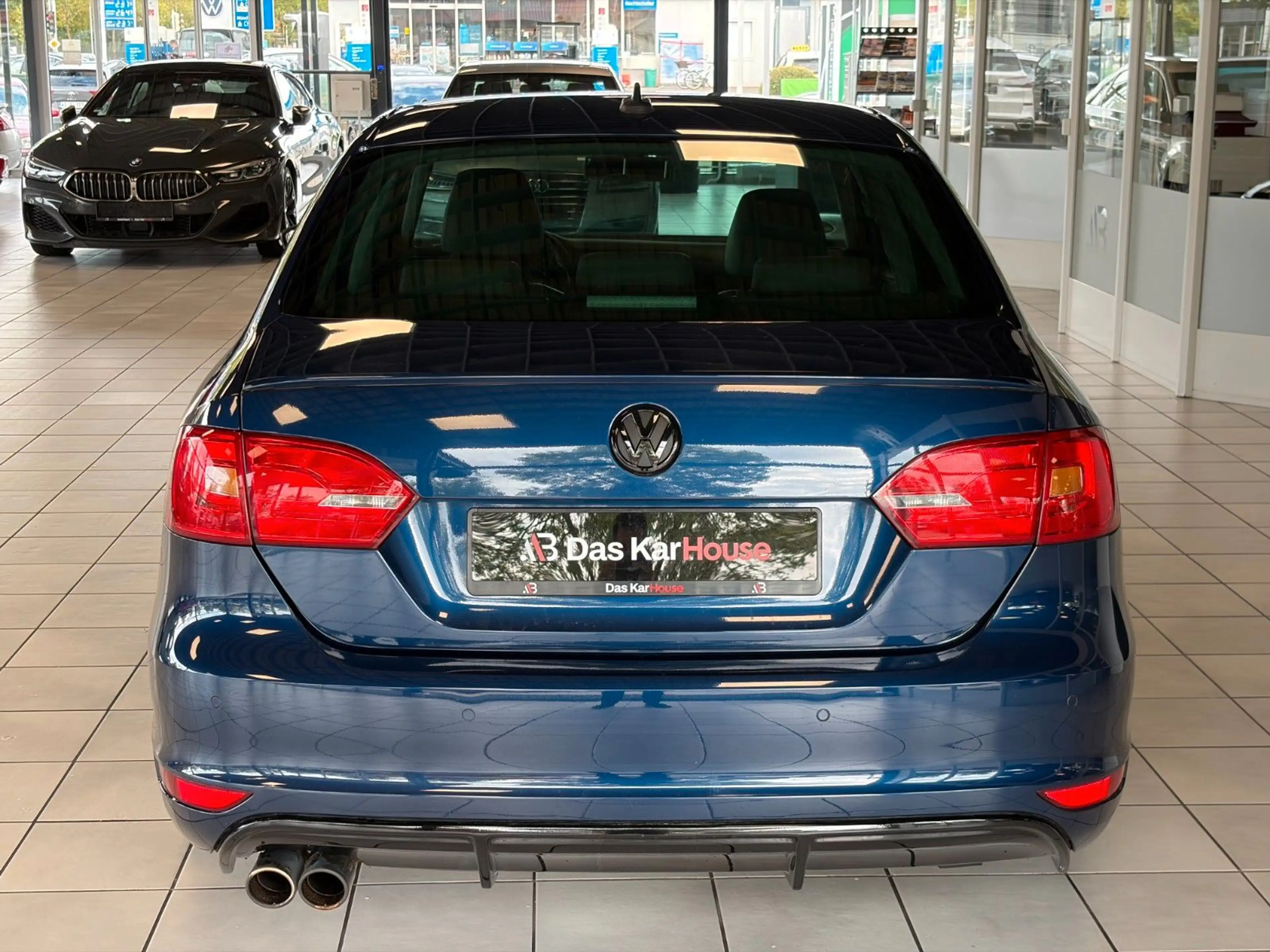 Volkswagen Jetta VI 2.0 TDI Highline · Apple CarPlay·Leder — photo 4