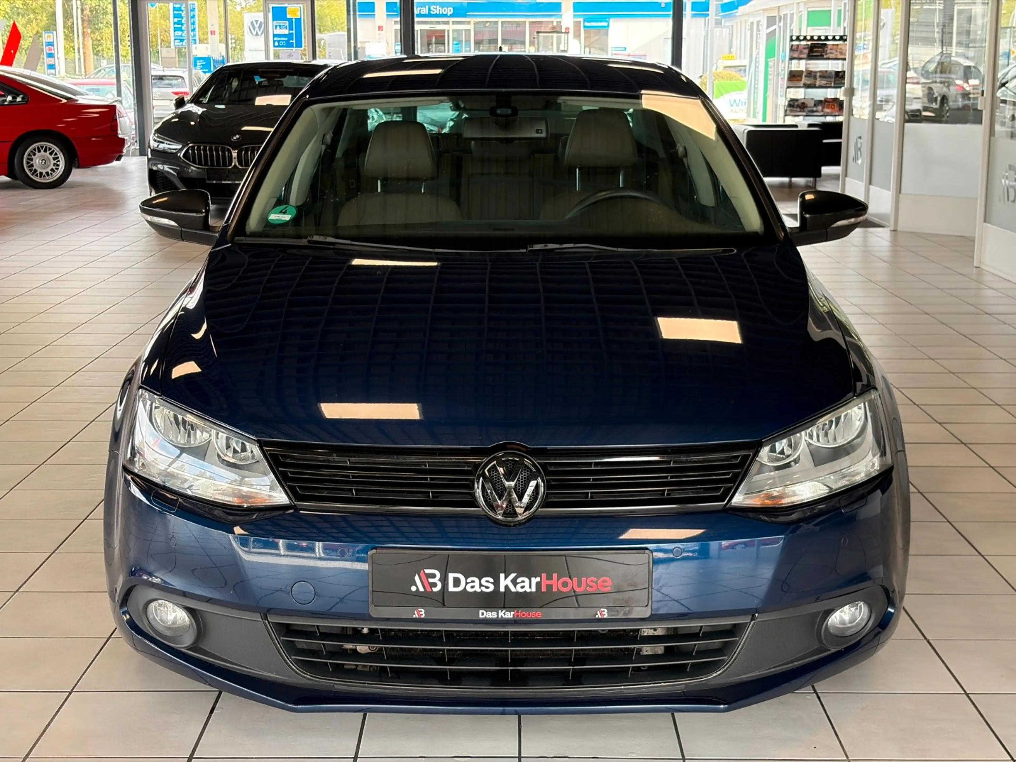 Volkswagen Jetta VI 2.0 TDI Highline · Apple CarPlay·Leder — photo 9
