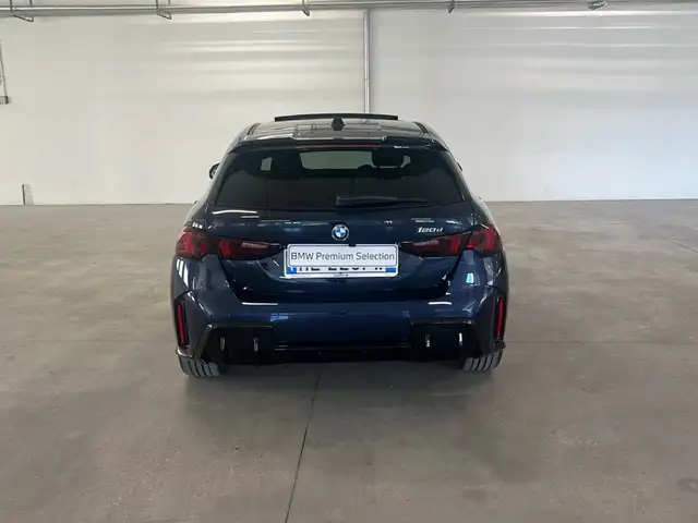 BMW 1 Series view 4