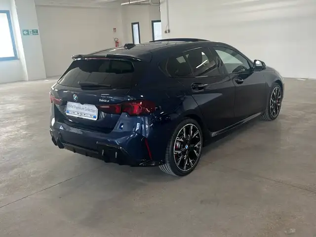 BMW 1 Series view 3