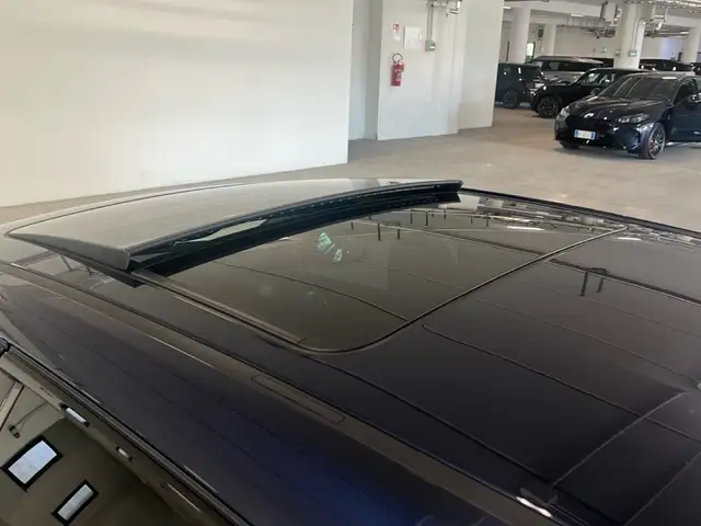 BMW 1 Series view 9