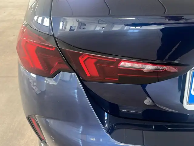BMW 1 Series view 12