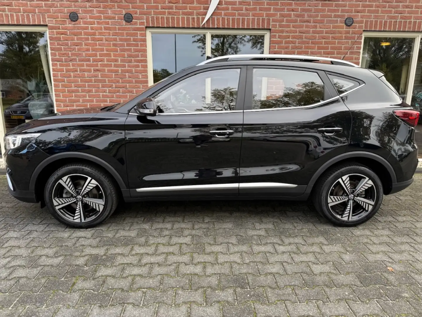 MG ZS MG EV Luxury 45 kWh PANODAK / LEER / STOELVERW. / Noir - 2