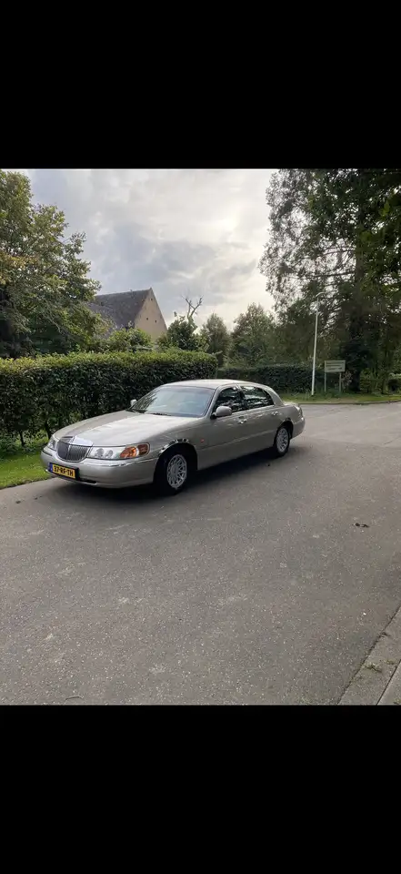 Lincoln Town Car