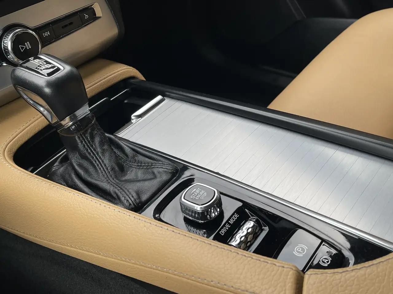 Volvo XC90 снимка Volvo XC90