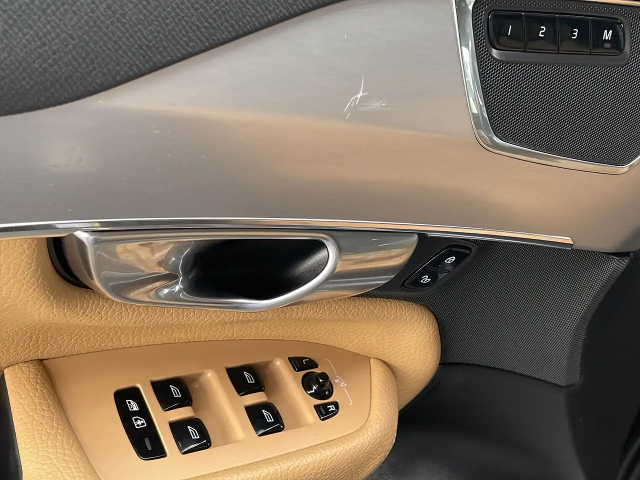 Volvo XC90 снимка Volvo XC90