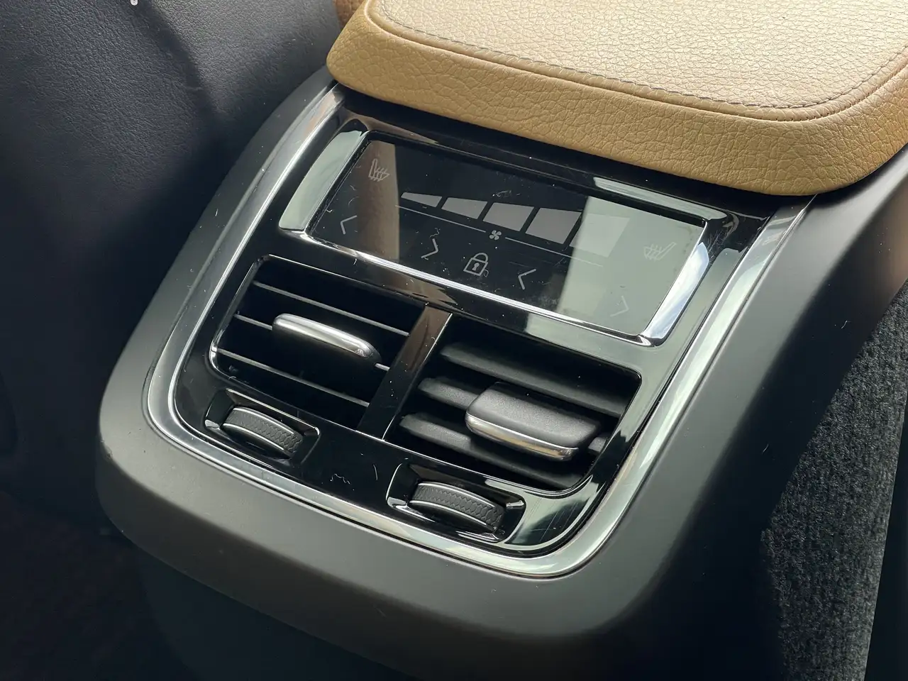 Volvo XC90 снимка Volvo XC90