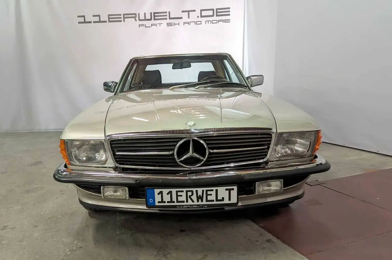 Mercedes-Benz SL 560, foto 2
