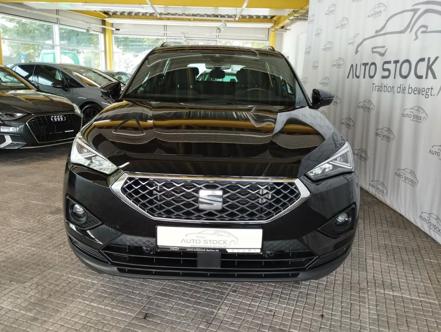 SEAT Tarraco 2.0 TDI DSG Style LED AHK Standheiz Pano Zwart - 2