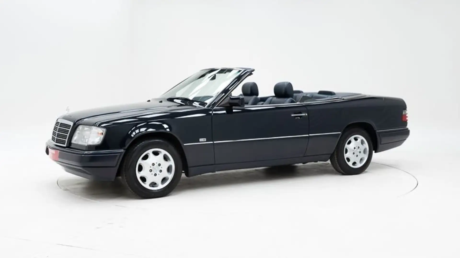 Mercedes-Benz E 200 Cabriolet '95 CH33957 Blau - 1