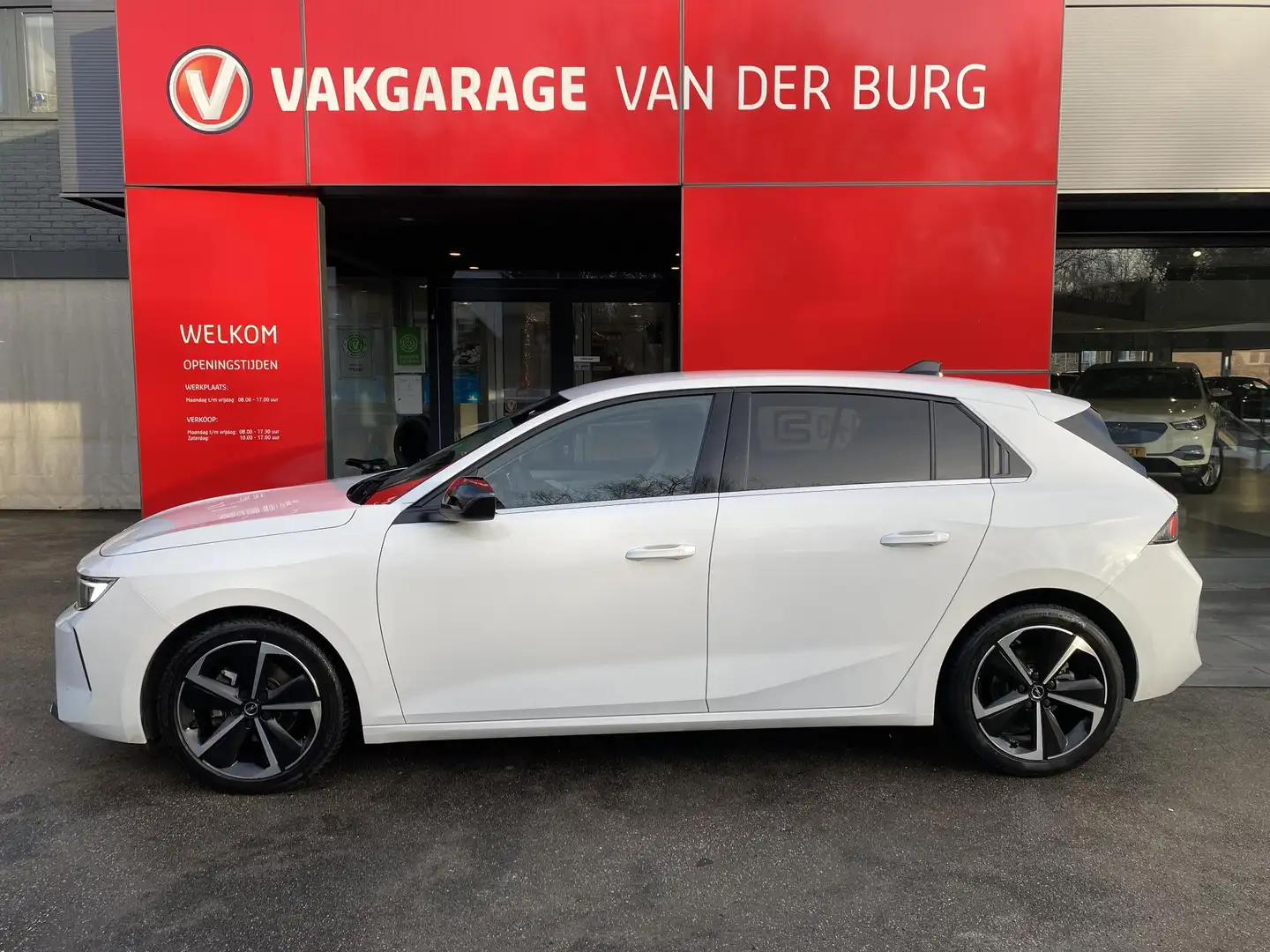 Opel Astra 1.2 Business Elegance Wit - 2