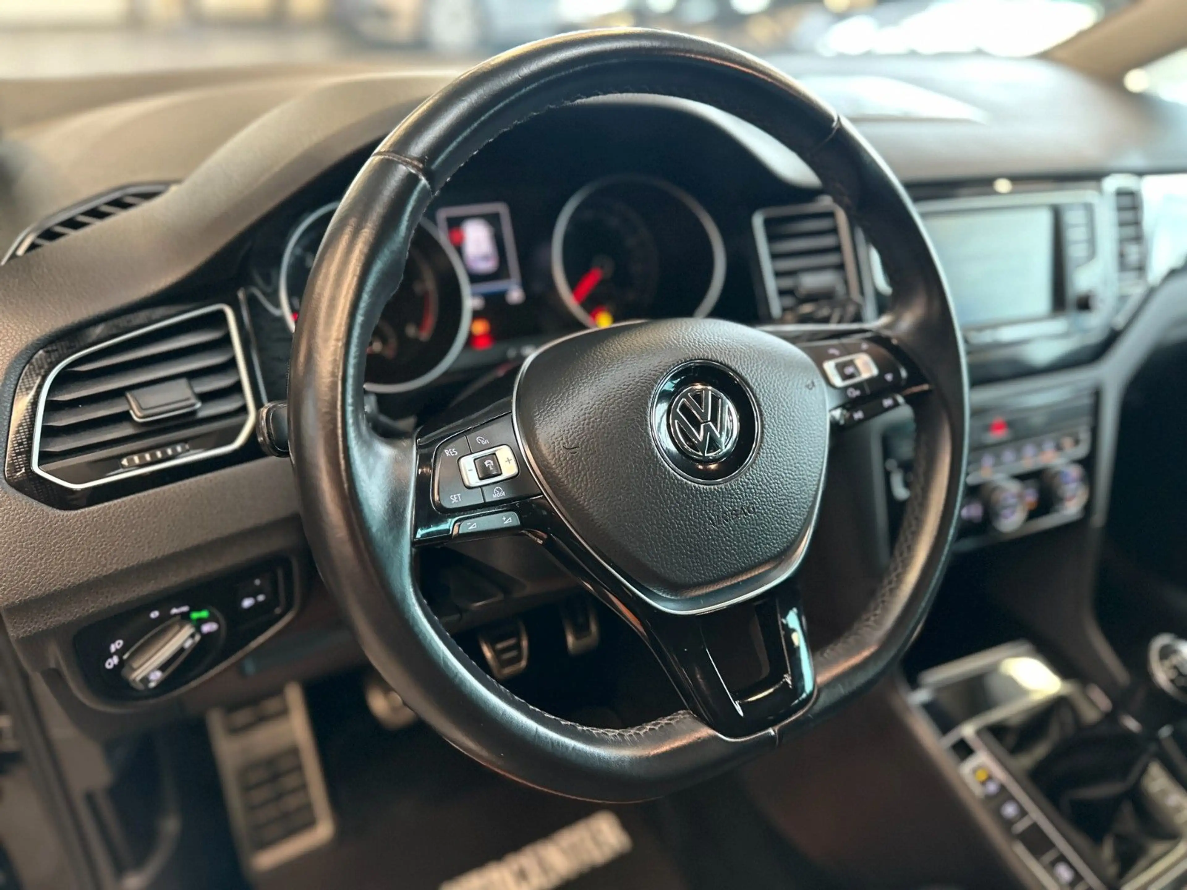 Volkswagen Golf Sportsvan Golf *1-Hand*ACC*2-ZONEN*NAV*SitzHZ* — photo 12