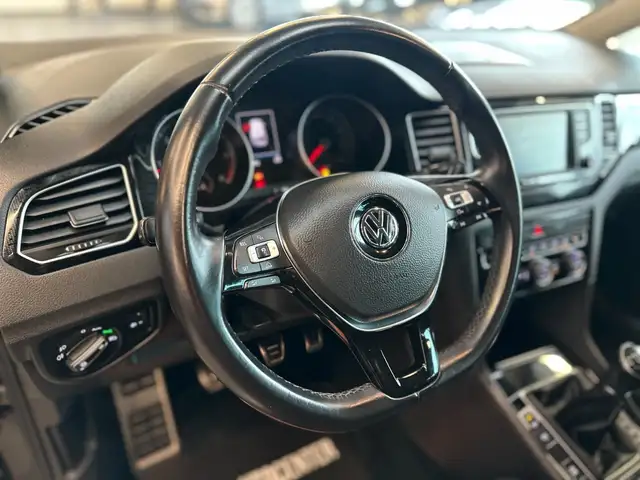 Volkswagen Golf Sportsvan view 12
