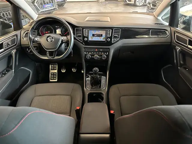 Volkswagen Golf Sportsvan view 6