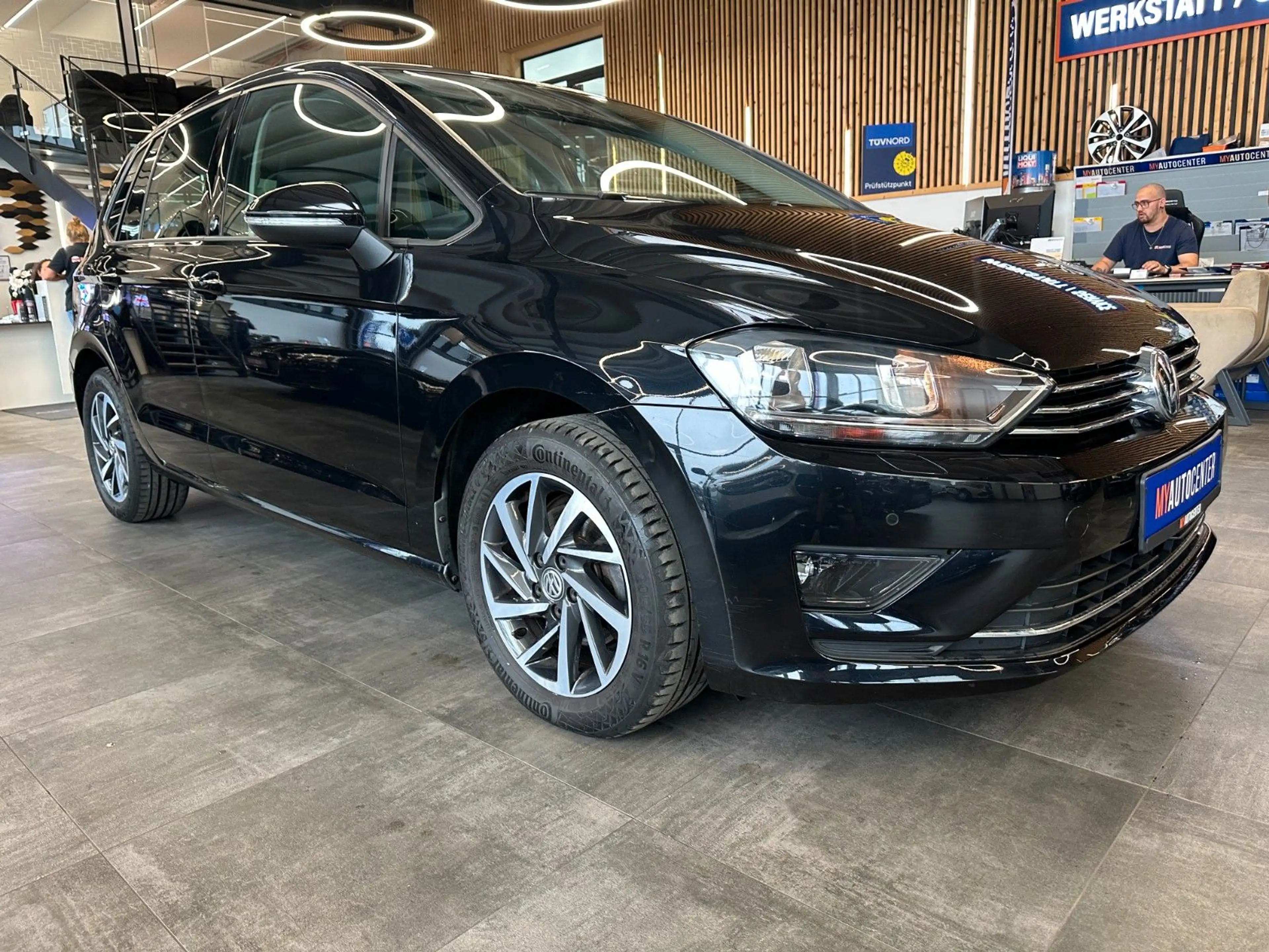 Volkswagen Golf Sportsvan Golf *1-Hand*ACC*2-ZONEN*NAV*SitzHZ* — photo 3