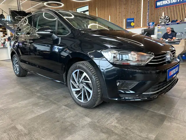 Volkswagen Golf Sportsvan view 3
