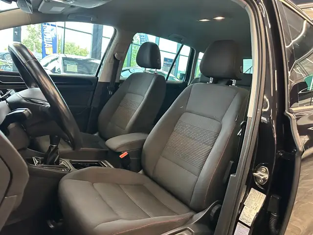 Volkswagen Golf Sportsvan view 9