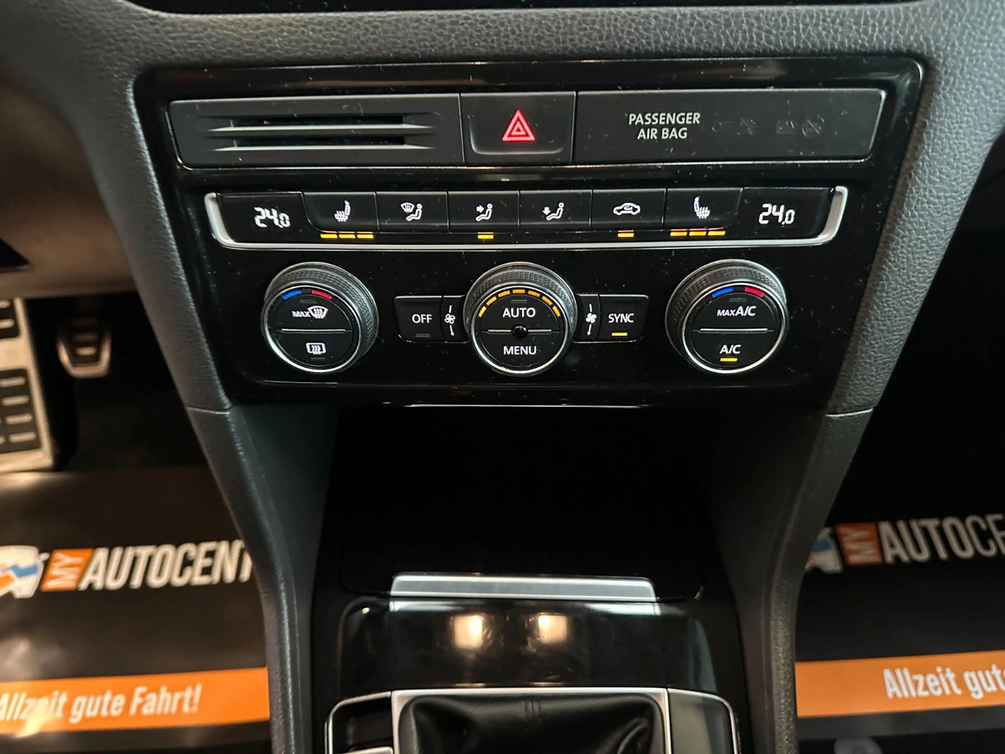 Volkswagen Golf Sportsvan Golf *1-Hand*ACC*2-ZONEN*NAV*SitzHZ* — photo 10