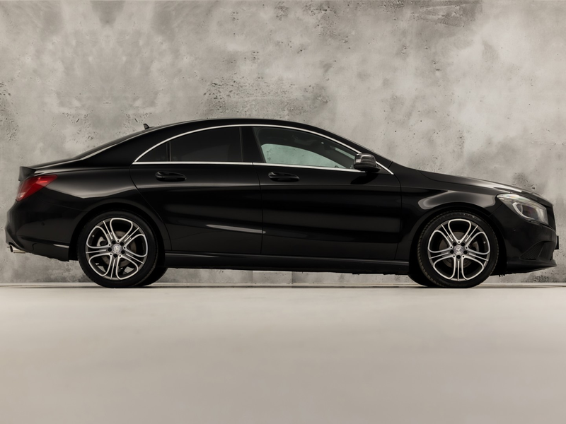 Mercedes-Benz CLA 180 AMG Sport Automaat (GROOT NAVI, LEDER, ZWART HEMEL — photo 4