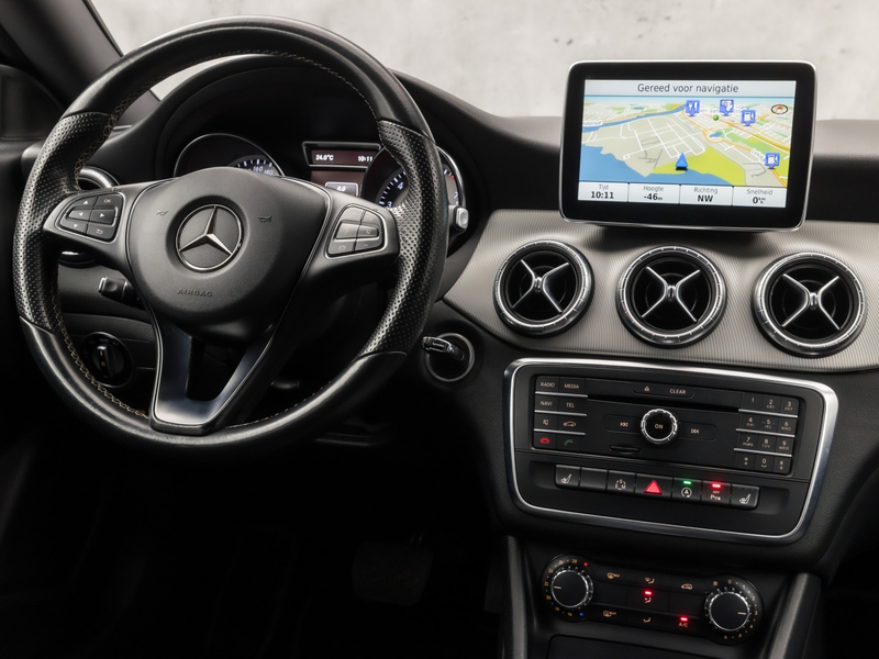 Mercedes-Benz CLA 180 AMG Sport Automaat (GROOT NAVI, LEDER, ZWART HEMEL — photo 7