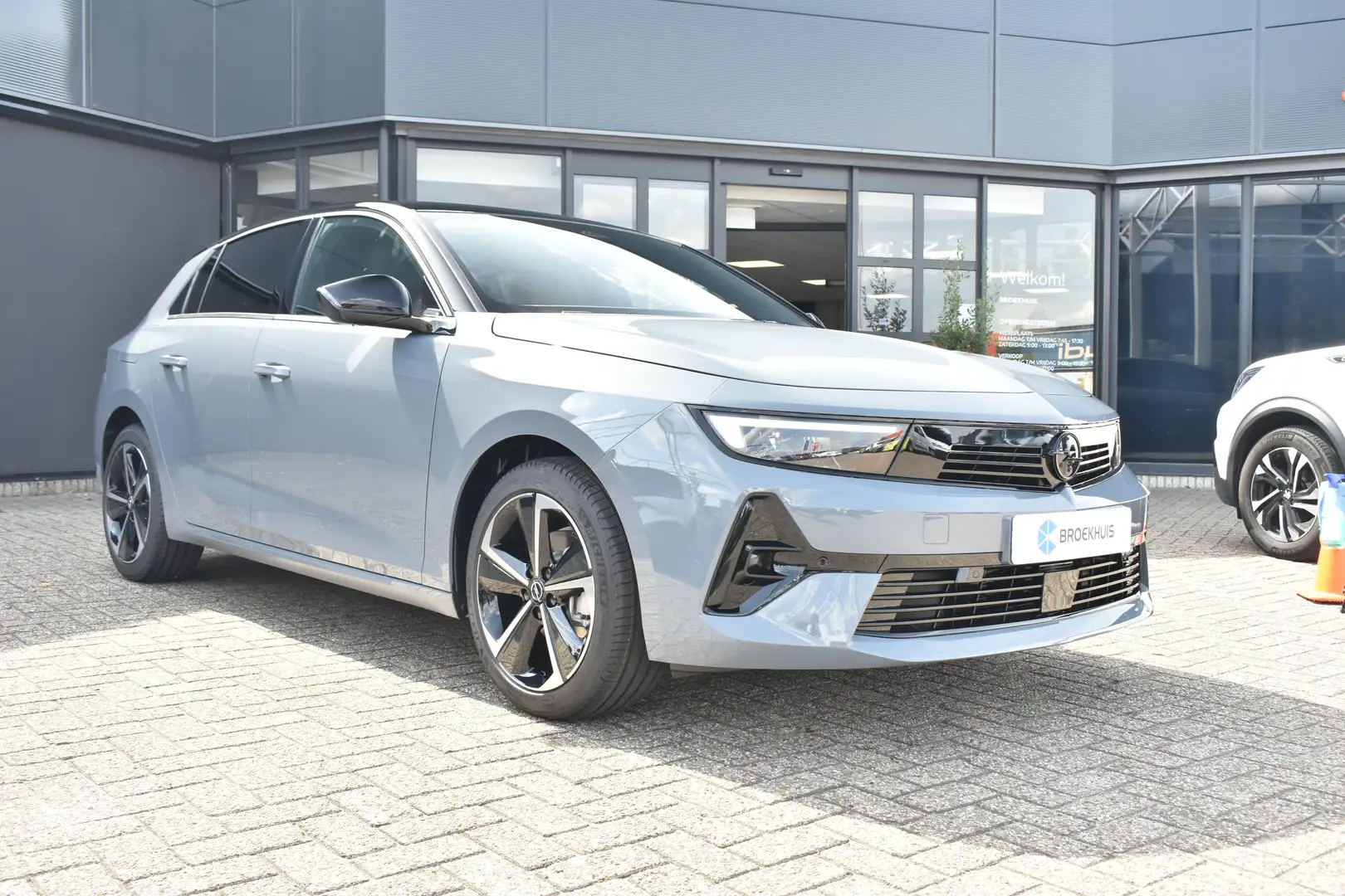 Opel Astra GS Afn. Trekhaak | Navigatie By App | Stoel/Stuurv Grijs - 2