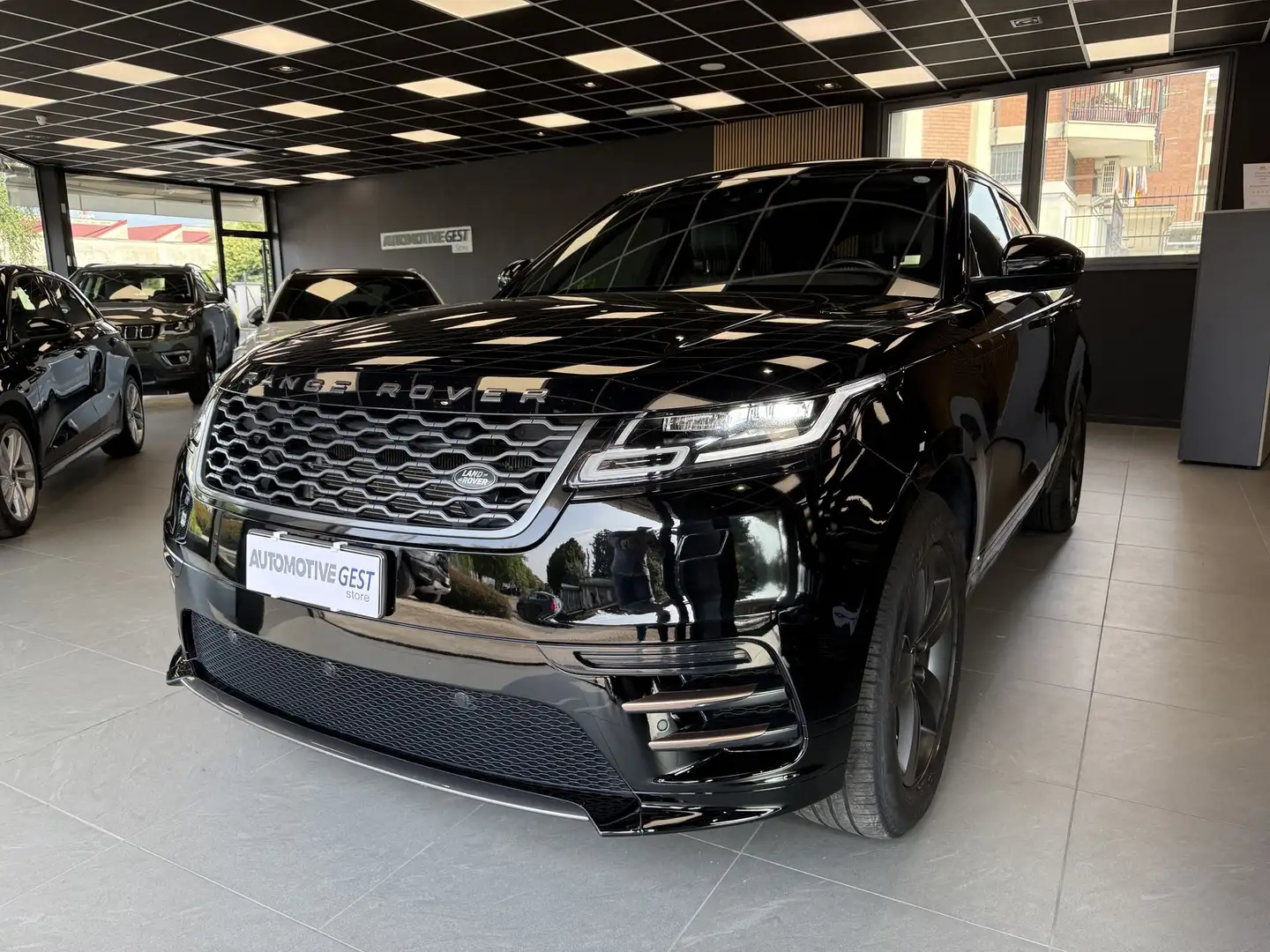 Land Rover Range Rover Velar 2.0D I4 240 CV R-Dynamic HSE *GARANZIA 12 MESI* Nero - 1