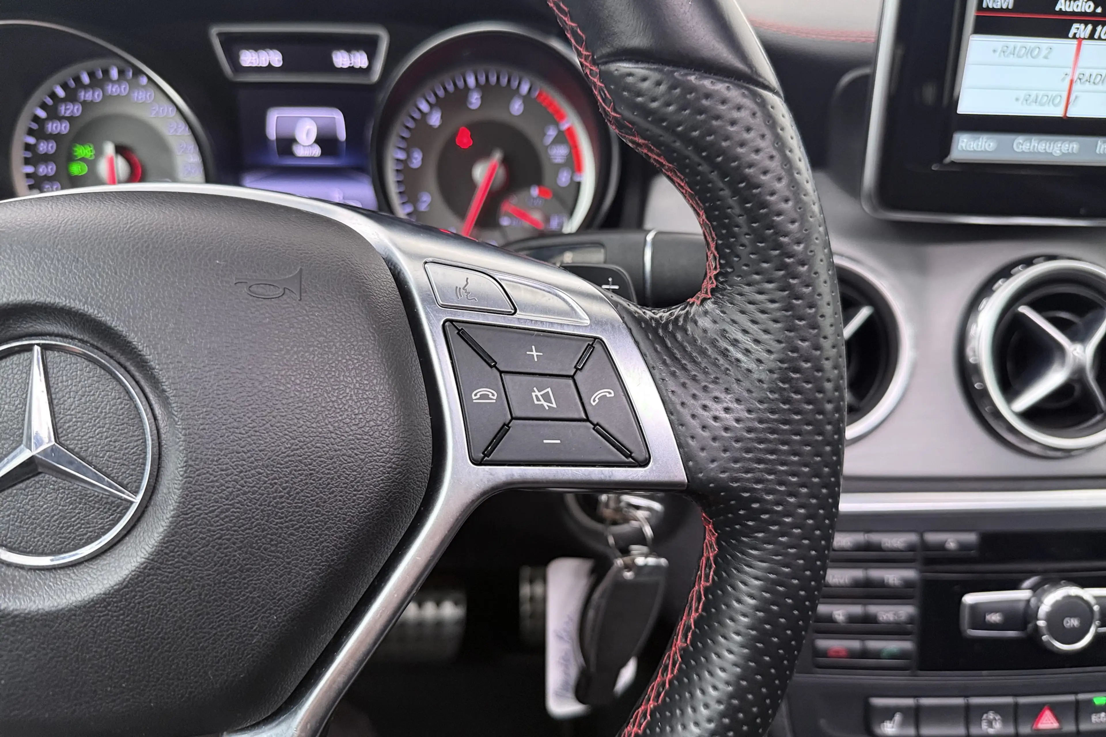 Mercedes-Benz GLA 200 157 PK Aut. AMG-Line Pano-Dak Memory Trekhaak — photo 21