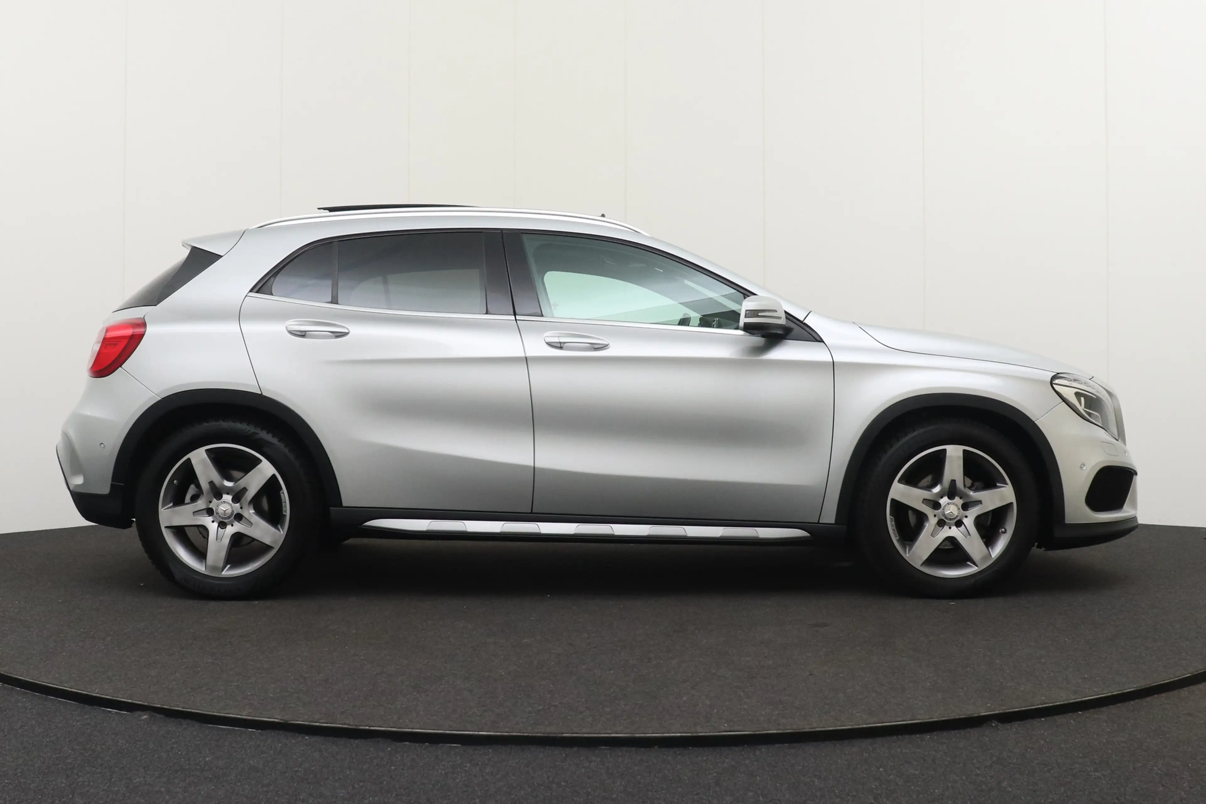 Mercedes-Benz GLA 200 157 PK Aut. AMG-Line Pano-Dak Memory Trekhaak — photo 6