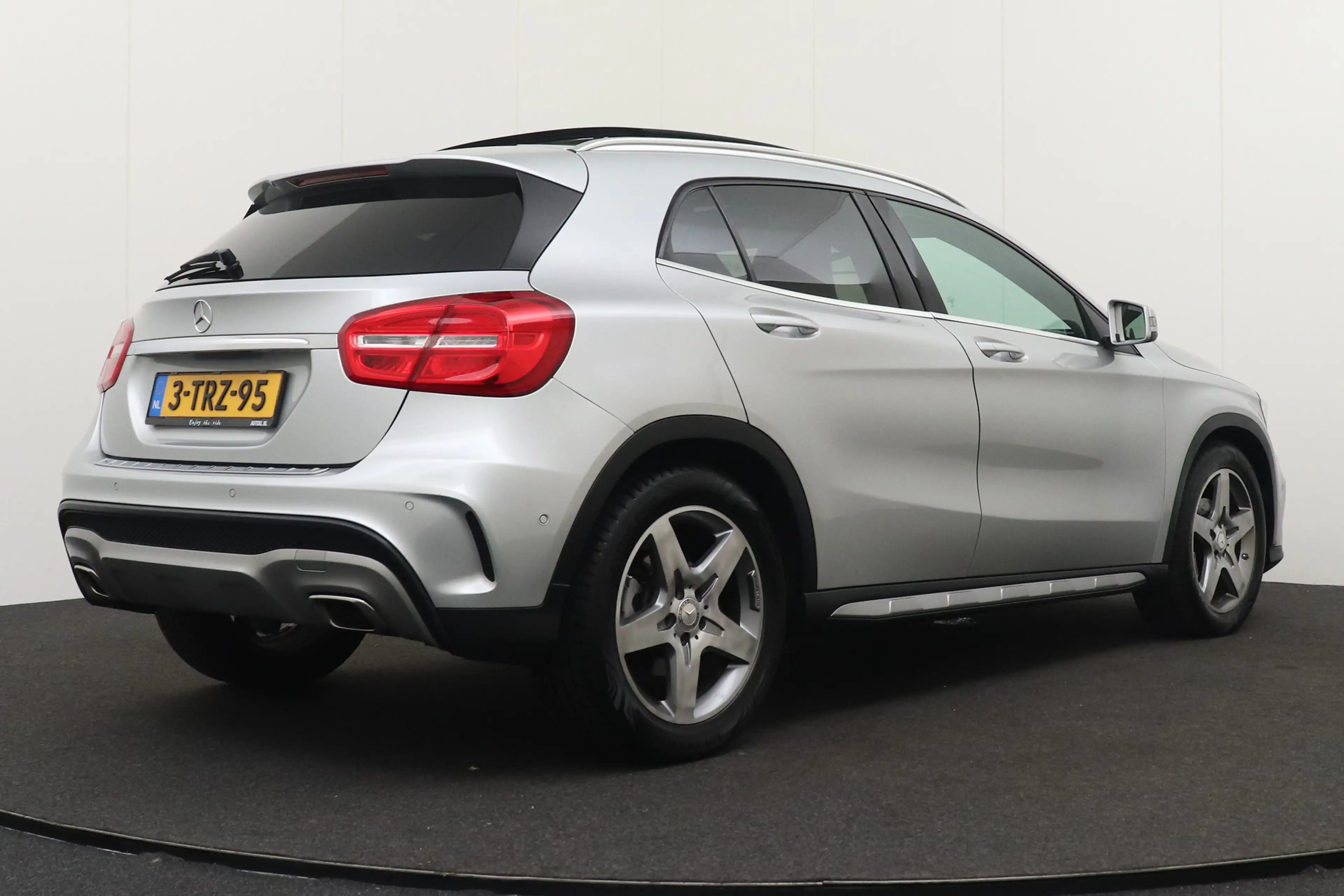 Mercedes-Benz GLA 200 157 PK Aut. AMG-Line Pano-Dak Memory Trekhaak — photo 2