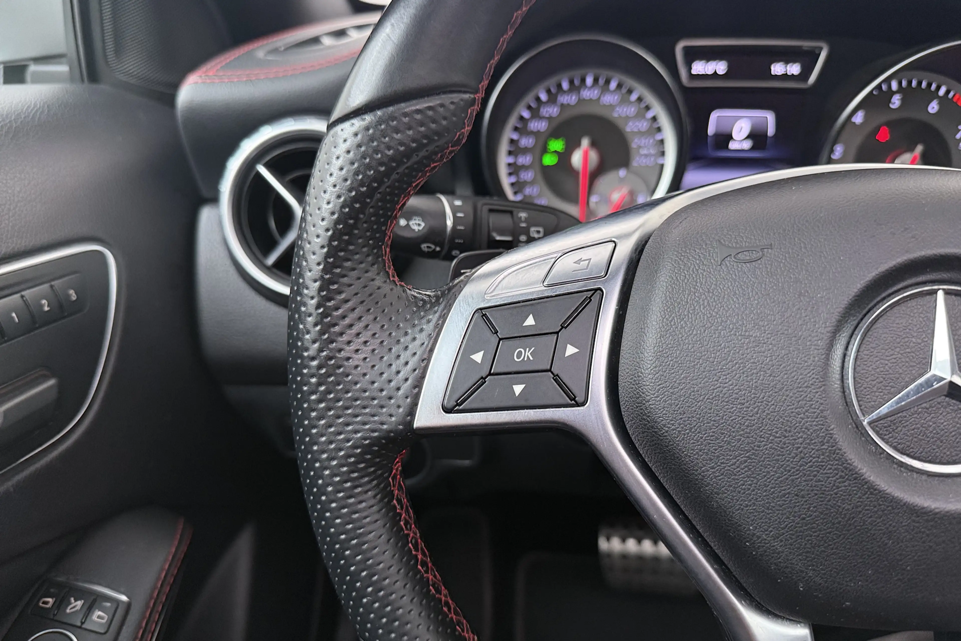Mercedes-Benz GLA 200 157 PK Aut. AMG-Line Pano-Dak Memory Trekhaak — photo 20