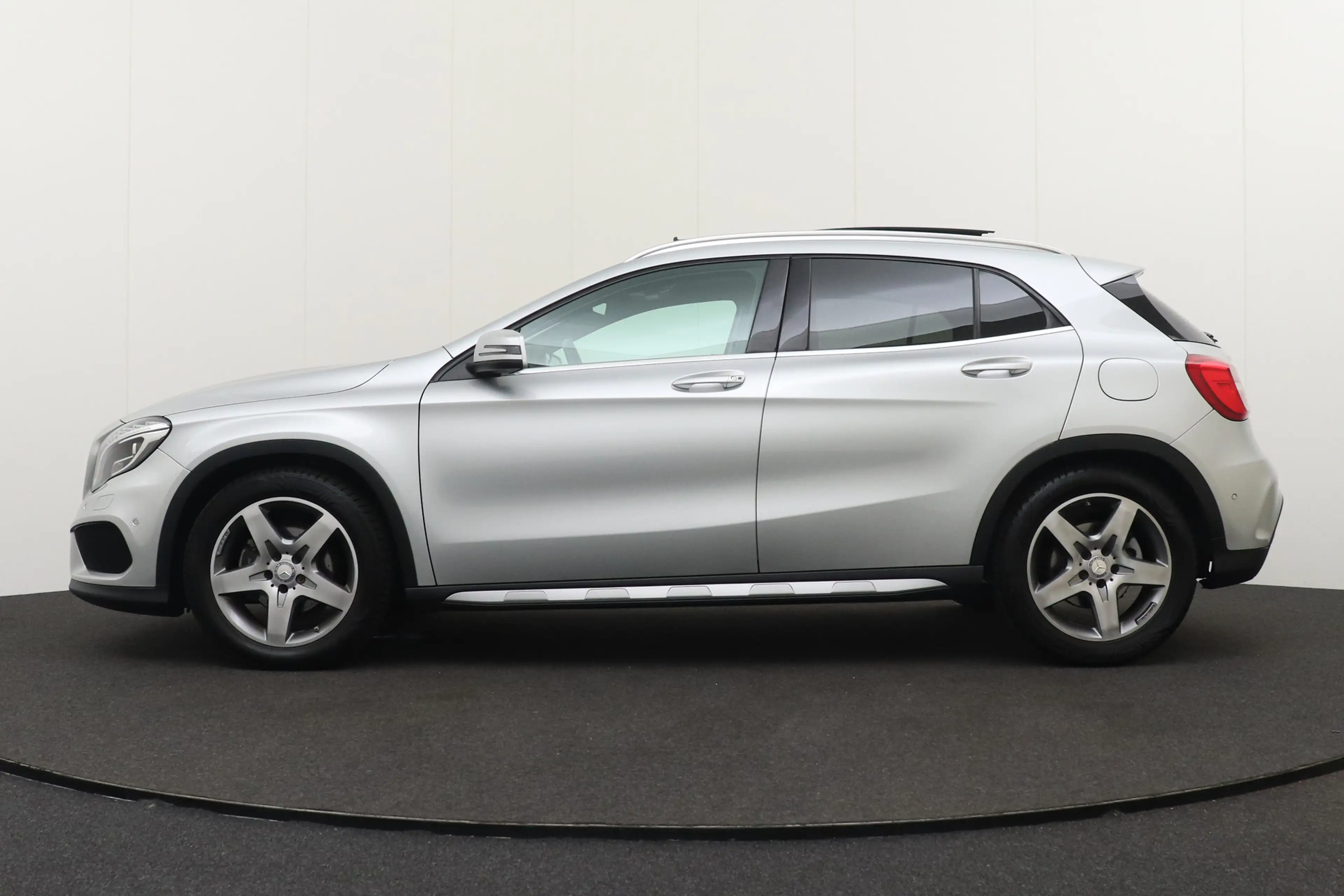 Mercedes-Benz GLA 200 157 PK Aut. AMG-Line Pano-Dak Memory Trekhaak — photo 5