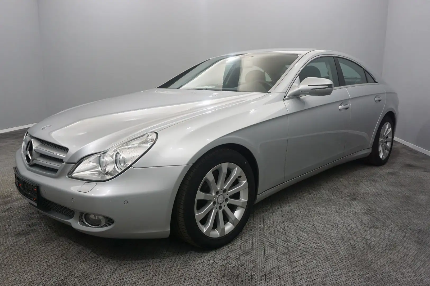 Mercedes-Benz CLS 280 B*AUTOMATIK*BI-XENON*GASUMBAU*COMAND*PDC Plateado - 1