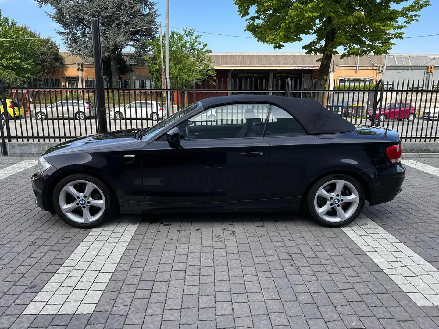 BMW 120 i Cabrio Eletta Noir - 2