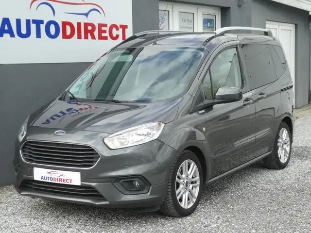 Ford Tourneo Courier 1.5 TDCi Titanium Navi, Camera, Carplay, Airco
