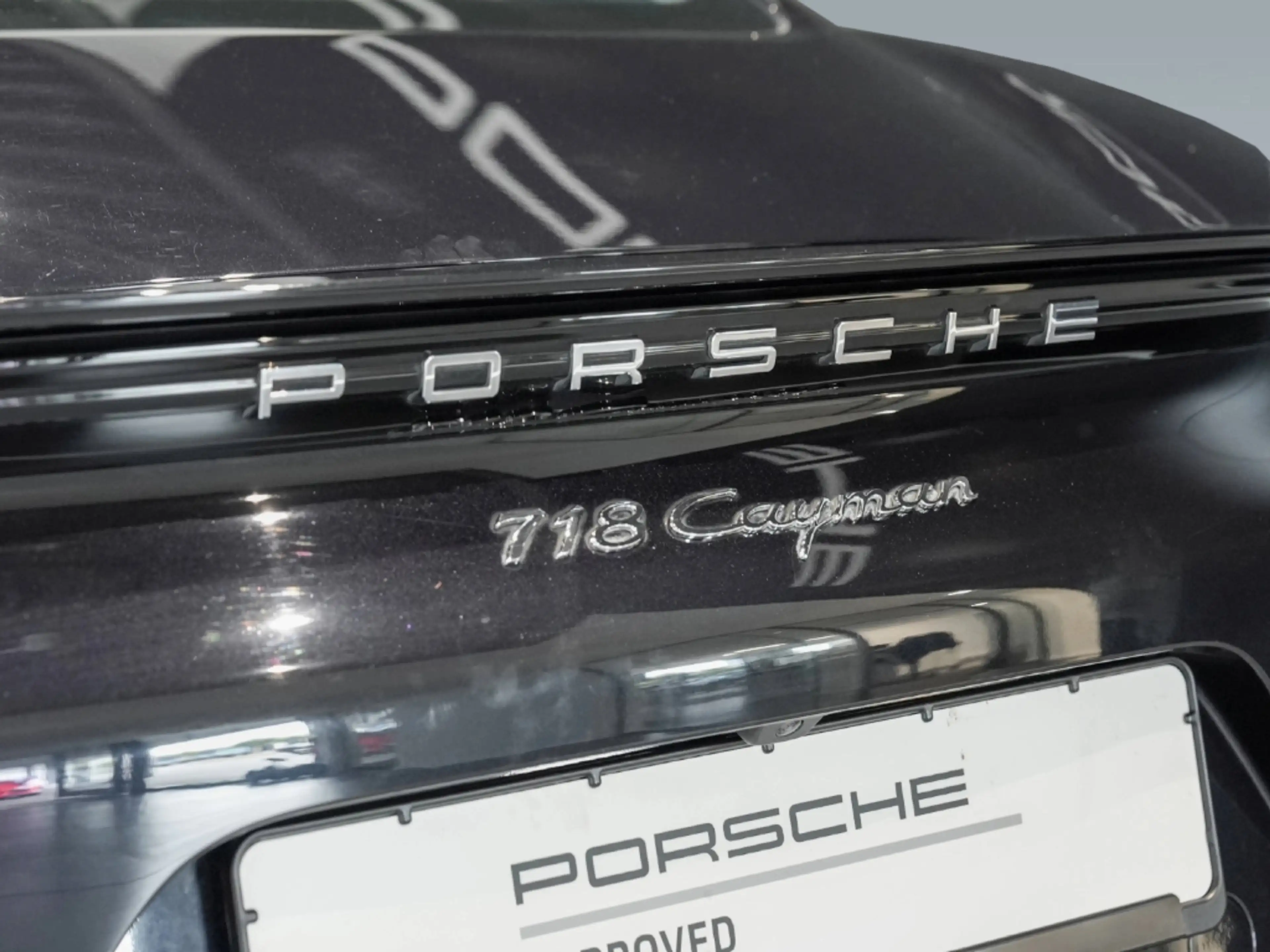 Porsche Cayman 718 — photo 11