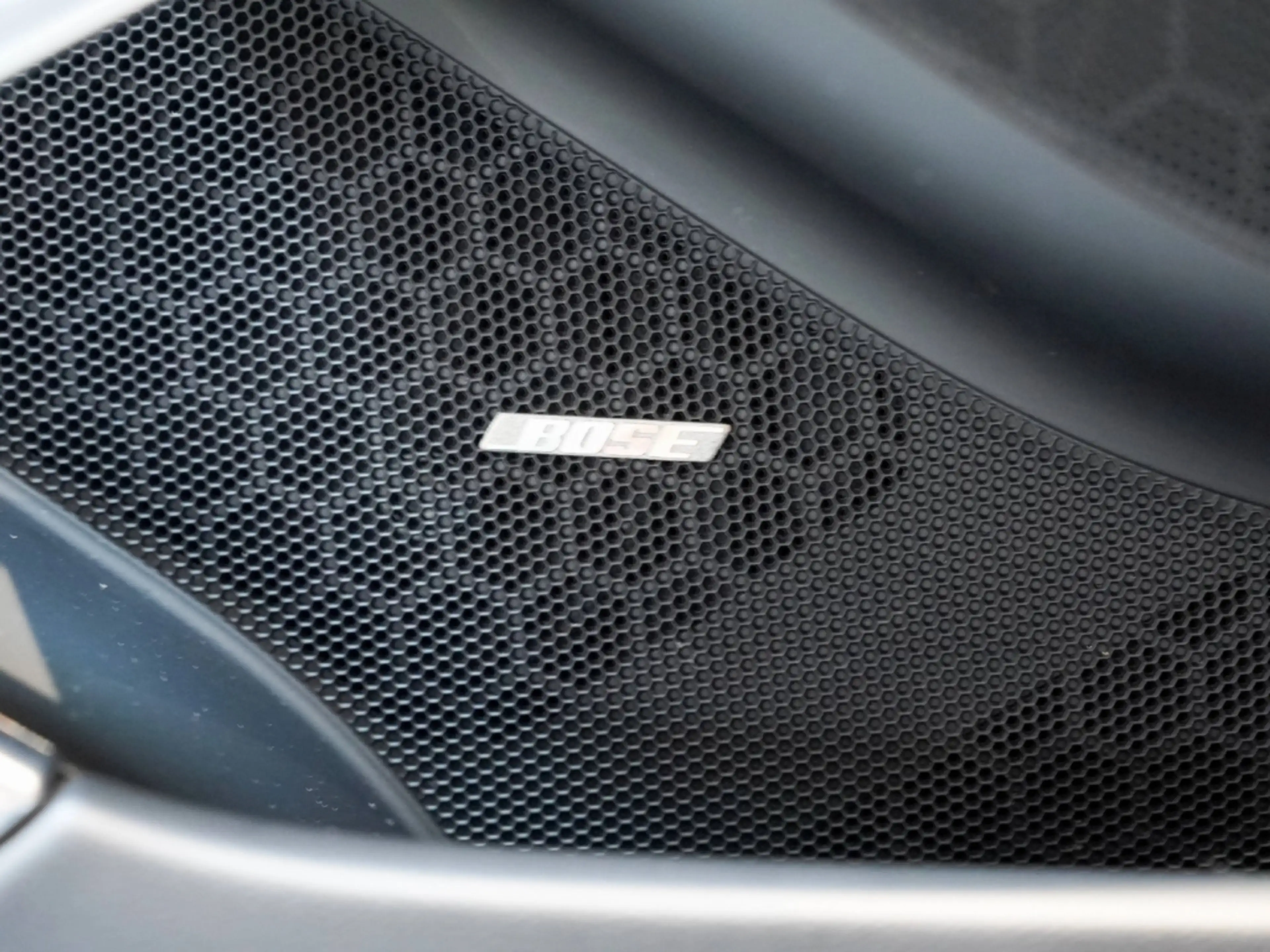 Porsche Cayman 718 — photo 14