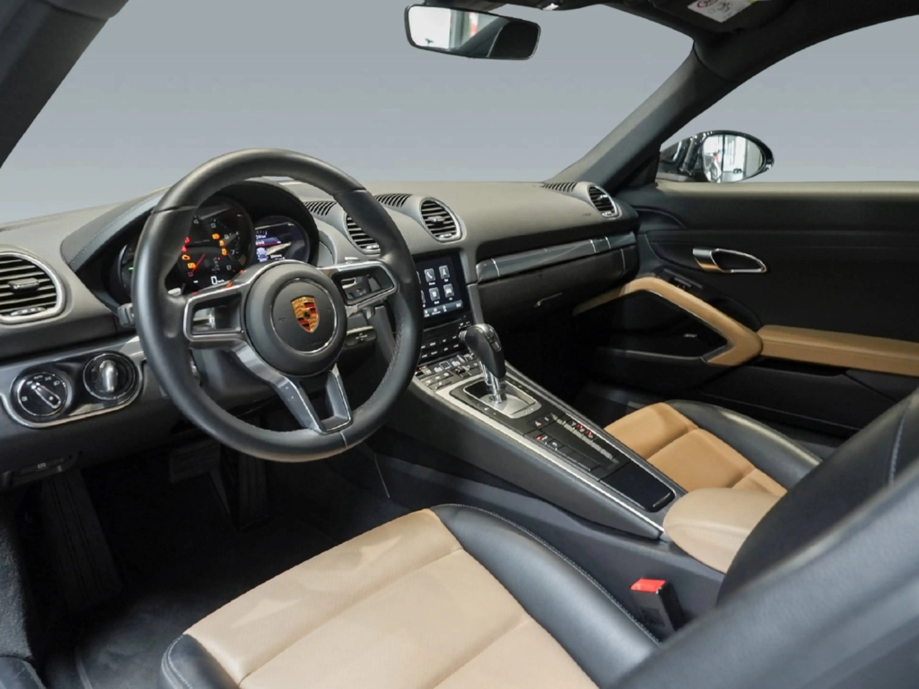 Porsche Cayman 718 — photo 13