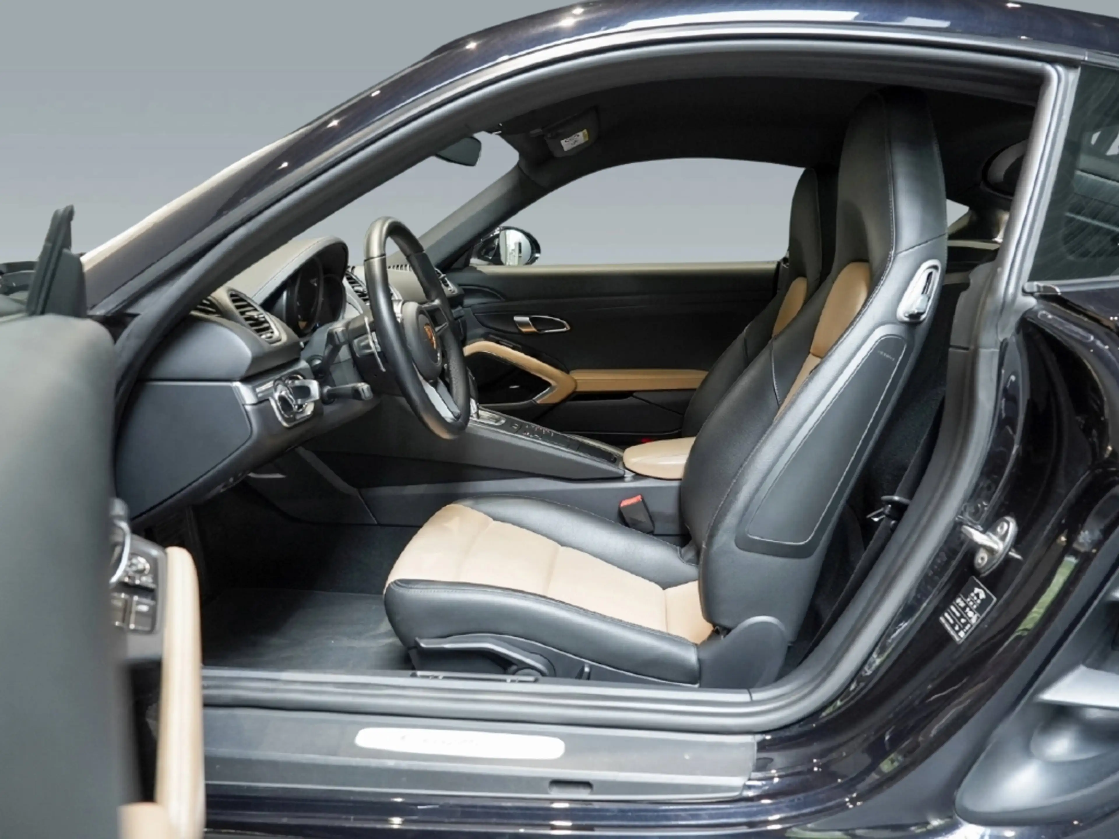 Porsche Cayman 718 — photo 4