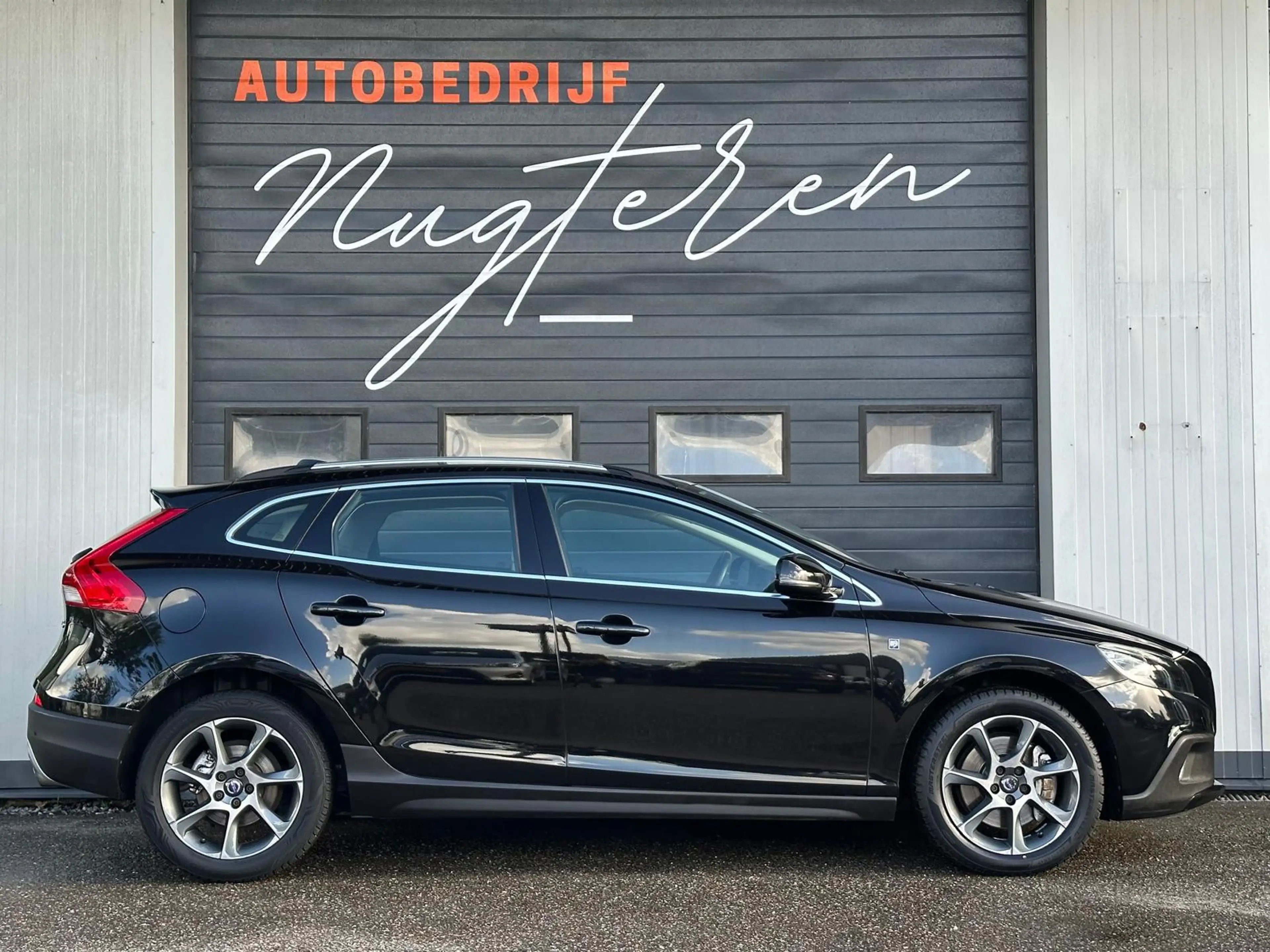 Volvo V40 Cross Country 2.0 T3 Ocean Race/Leer/Xenon/Trekhaak/Pano — photo 3