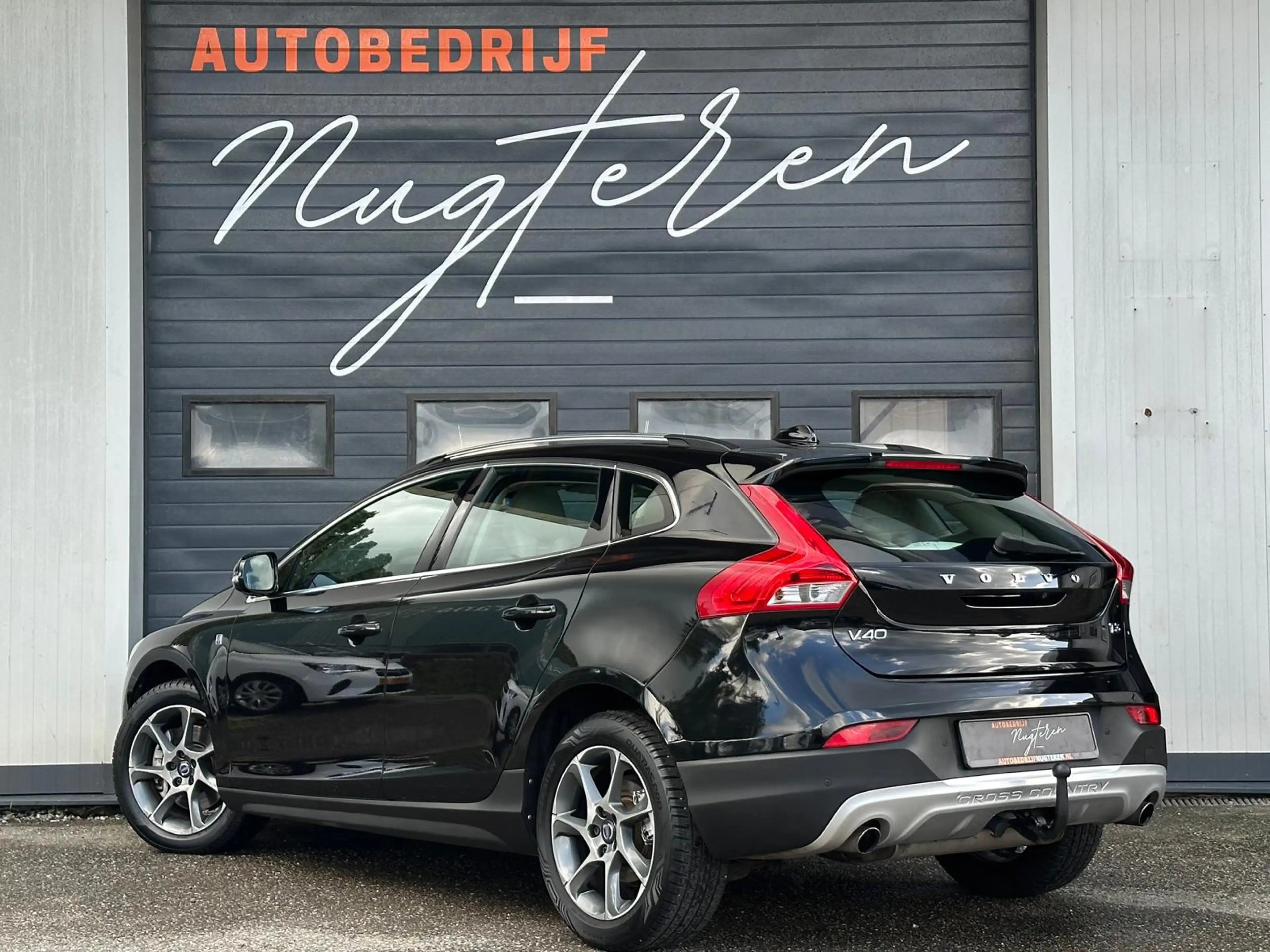 Volvo V40 Cross Country 2.0 T3 Ocean Race/Leer/Xenon/Trekhaak/Pano — photo 4