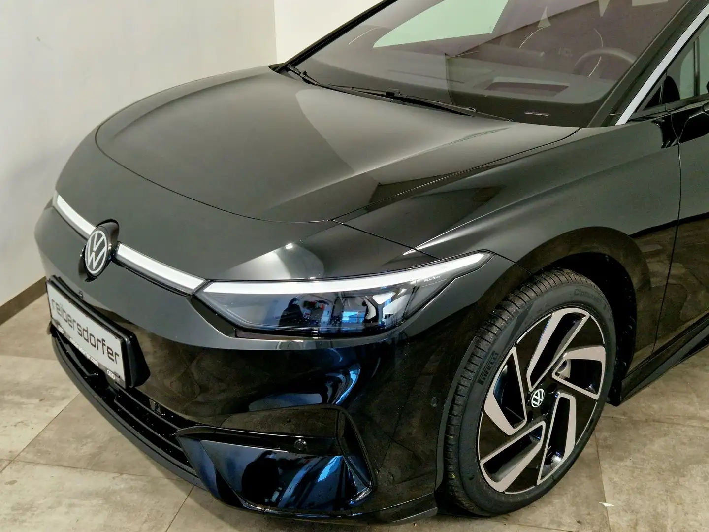 Volkswagen ID.7 Tourer Pro 210 kW Business Zwart - 2