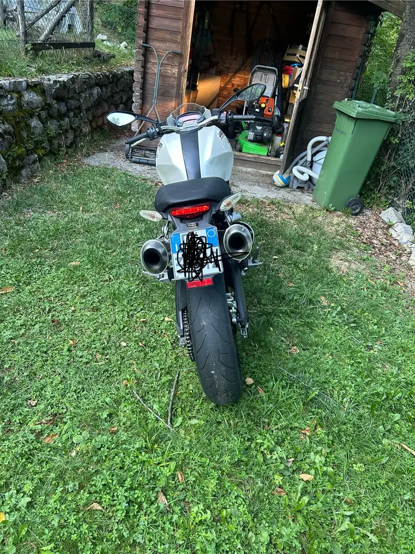 Ducati Monster 696 - 1
