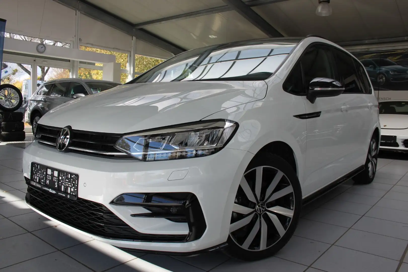 Volkswagen Touran /HIGHL/R-LINE/DSG/KAME/AHK/ACC/18"/STZHZ/N Weiß - 2