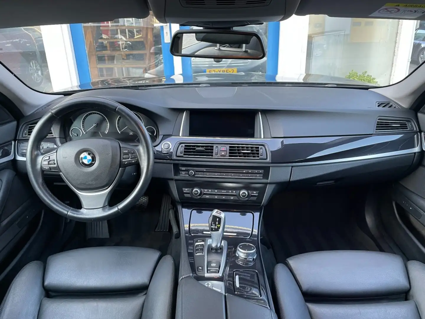 BMW 520 520i Executive I Leer I Comf. stoelen I Xenon I Pr Grijs - 2