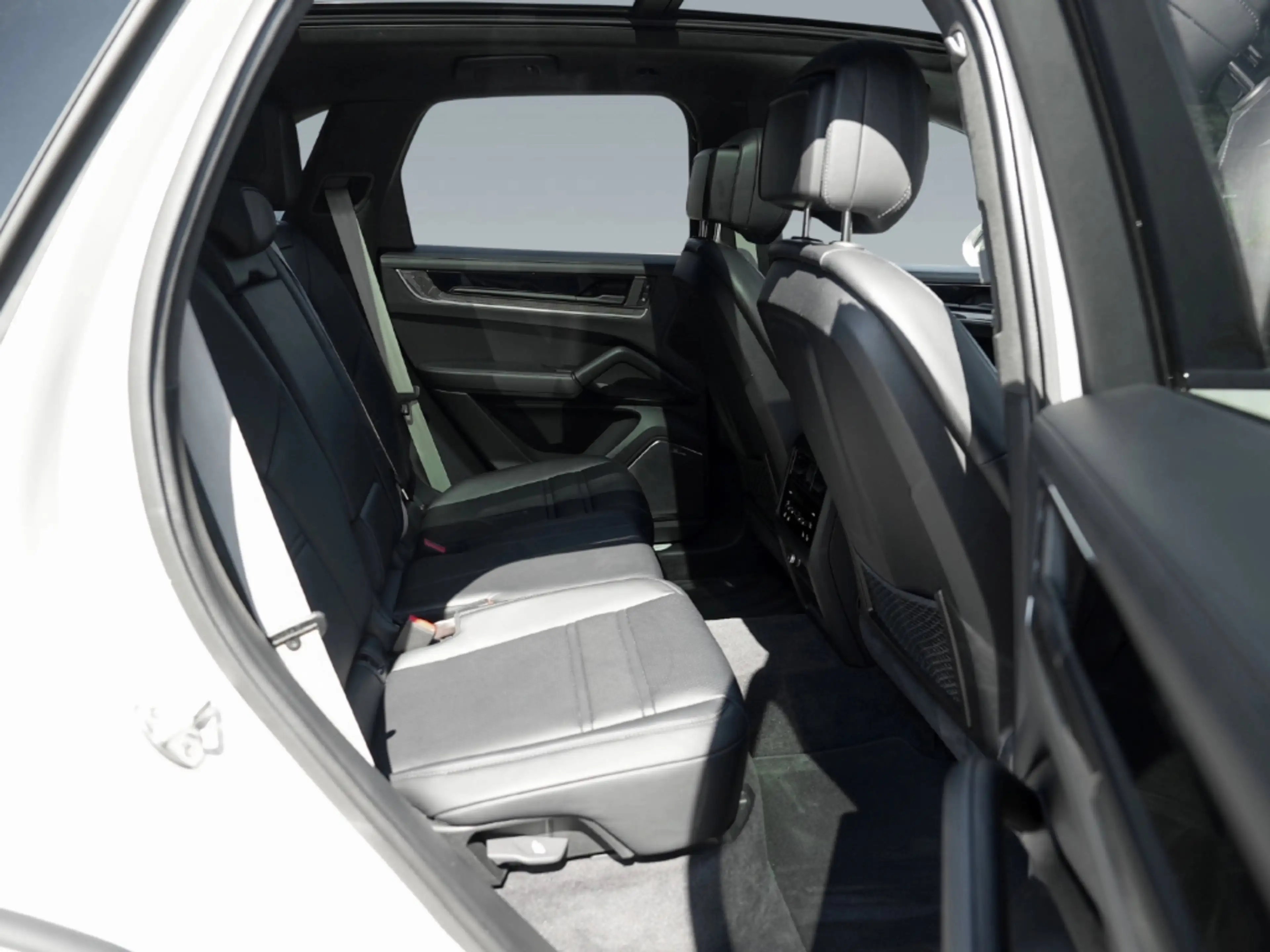 Porsche Cayenne E-Hybrid Burmester HA-Lenkung Head-Up — photo 15