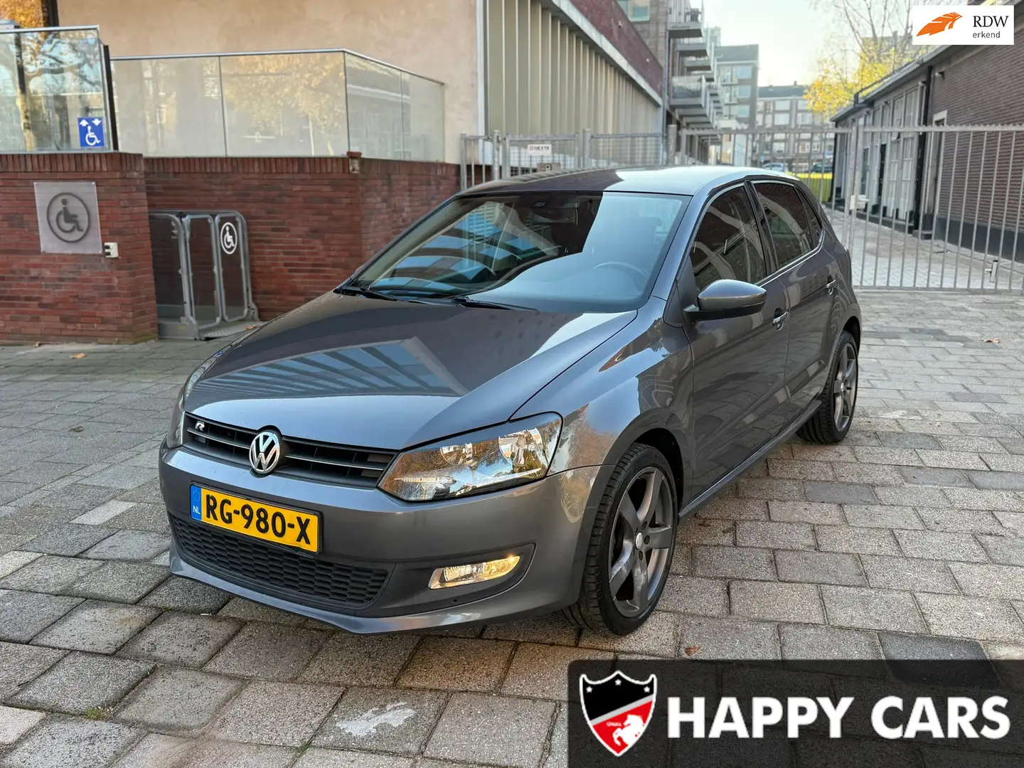 Volkswagen Polo 1.2 TSI Highline, NAVI, NIEUWE APK Grijs - 1